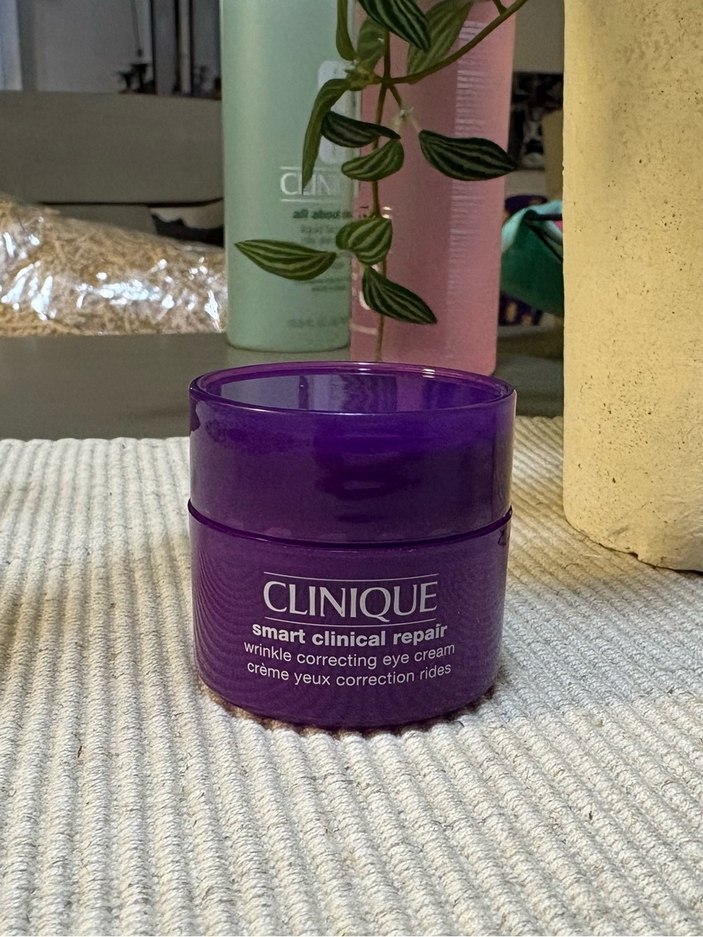 Clinique Smart Clinical Repair Eye Cream — Purple